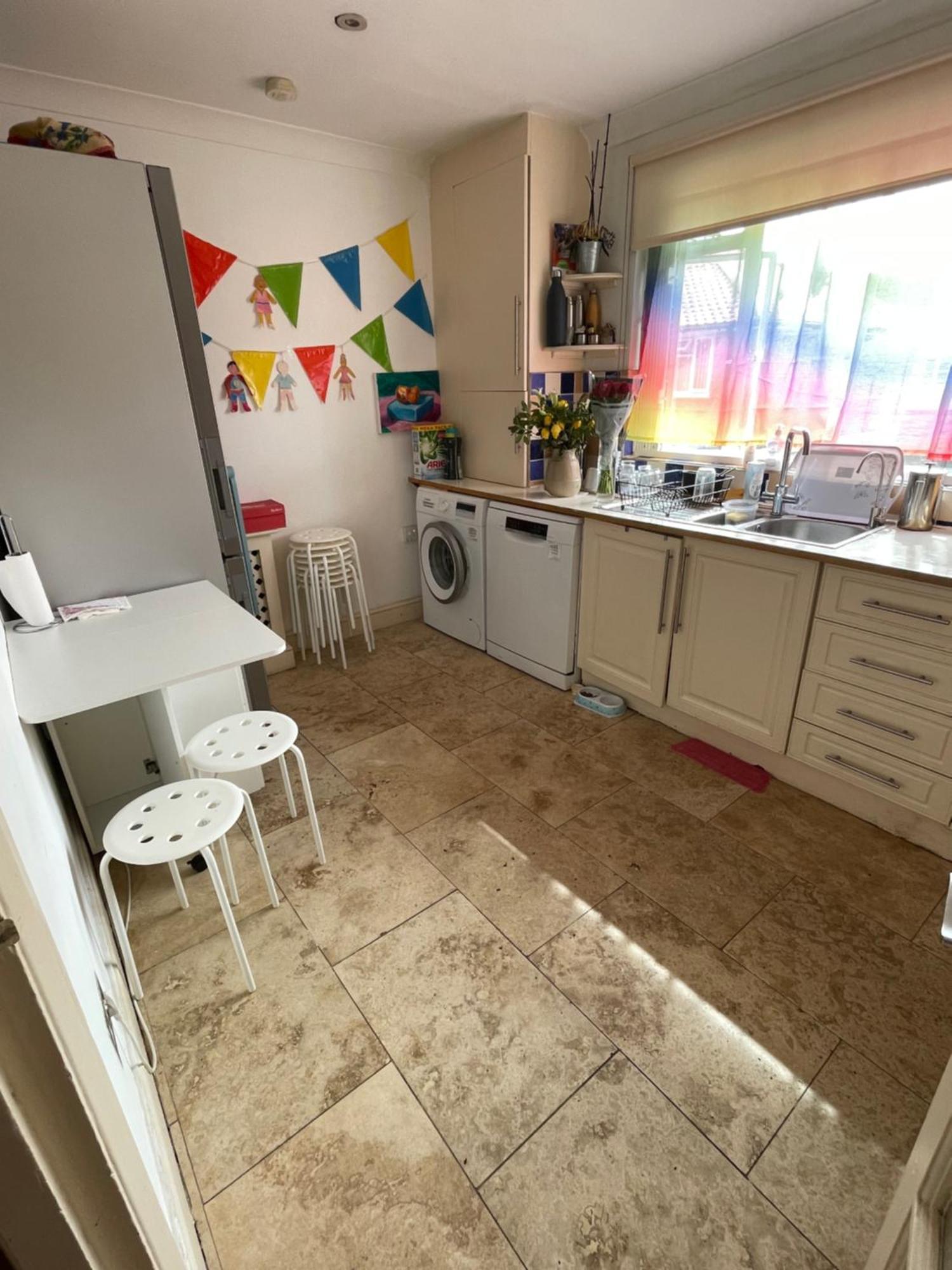 Gazde/Camere de închiriat Cozy House